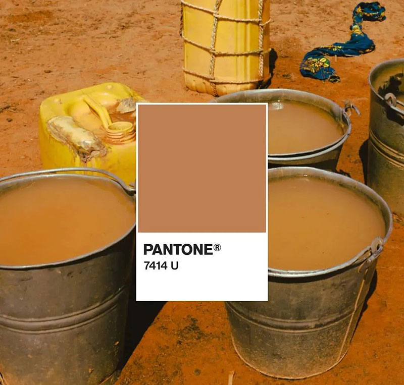 PANTONE通過(guò)公益項(xiàng)目“臟水的顏色”，以提高公眾對(duì)水資源危機(jī)的認(rèn)識(shí)(圖10)