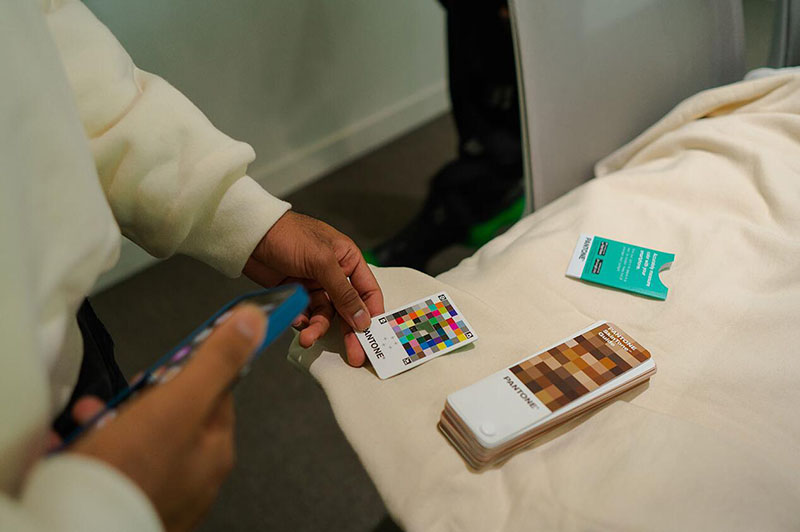 在元宇宙世界及數(shù)字環(huán)境下，PANTONE色彩的重要性不言而喻(圖5)