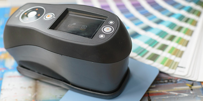 Ci6x_in_use_01.jpg?x-oss-process=style/comp 愛色麗Ci60便攜式積分球分光色差儀(圖1)