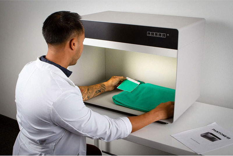 PANTONE五種光源燈箱 (圖15)